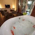Villa Hilltop Wellness Villa-big Garden, Sauna, Hot Tube *