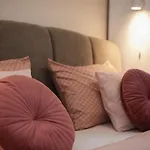 Hilltop Wellness Villa-big Garden, Sauna, Hot Tube * Pécs