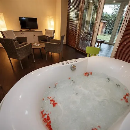 Villa Hilltop Wellness Villa-big Garden, Sauna, Hot Tube *