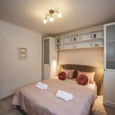 Hilltop Wellness Villa-big Garden, Sauna, Hot Tube *