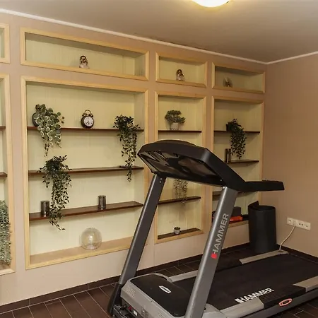 Hilltop Wellness Villa-big Garden, Sauna, Hot Tube Willa Pécs