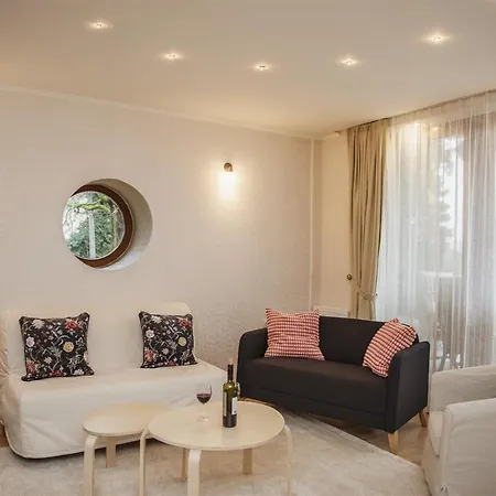 Hilltop Wellness Villa-big Garden, Sauna, Hot Tube