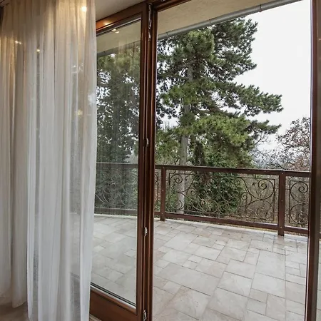 Hilltop Wellness Villa-big Garden, Sauna, Hot Tube Pécs