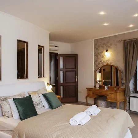 Hilltop Wellness Villa-big Garden, Sauna, Hot Tube Pécs