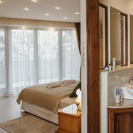 Hilltop Wellness Villa-big Garden, Sauna, Hot Tube