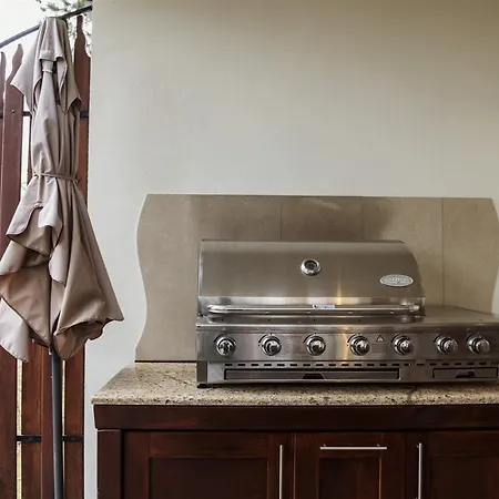 Hilltop Wellness Villa-big Garden, Sauna, Hot Tube * Pécs