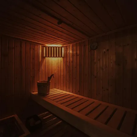 Hilltop Wellness Villa-big Garden, Sauna, Hot Tube Willa Pécs
