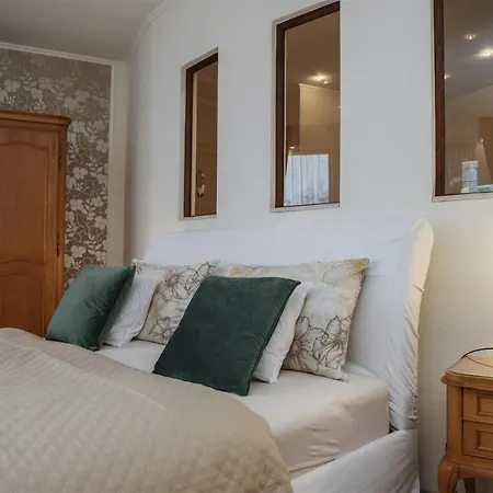 Hilltop Wellness Villa-big Garden, Sauna, Hot Tube Pécs