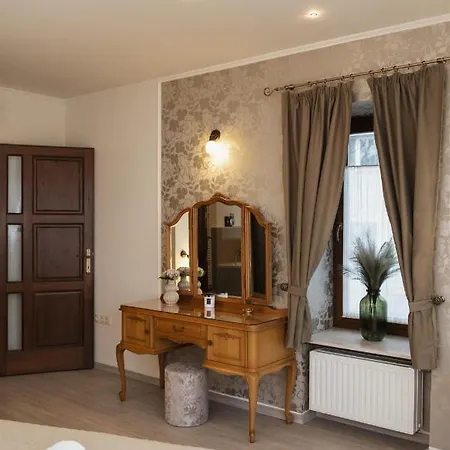 Hilltop Wellness Villa-big Garden, Sauna, Hot Tube *