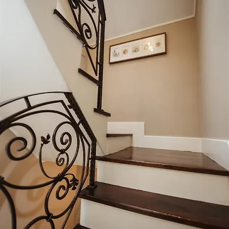 Hilltop Wellness Villa-big Garden, Sauna, Hot Tube Villa