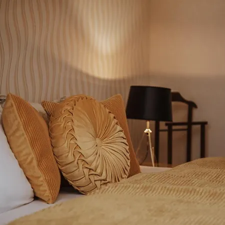 Hilltop Wellness Villa-big Garden, Sauna, Hot Tube Villa