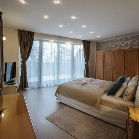 Willa Hilltop Wellness Villa-big Garden, Sauna, Hot Tube *
