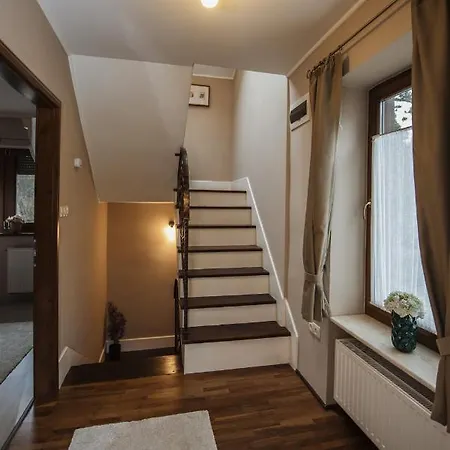 Hilltop Wellness Villa-big Garden, Sauna, Hot Tube *