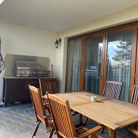 Hilltop Wellness Villa-big Garden, Sauna, Hot Tube Villa