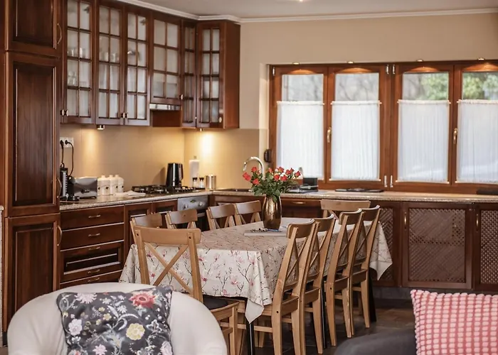 Hilltop Wellness Villa-big Garden, Sauna, Hot Tube