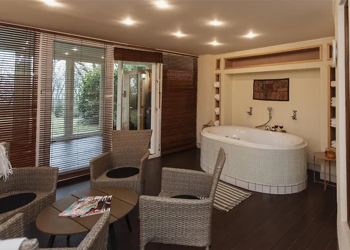 Hilltop Wellness Villa-big Garden, Sauna, Hot Tube