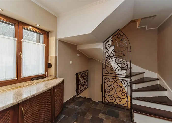 Villa Hilltop Wellness Villa-big Garden, Sauna, Hot Tube *