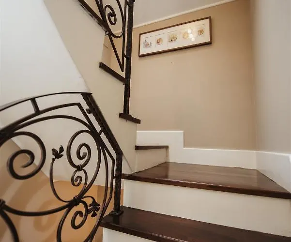 Hilltop Wellness Villa-big Garden, Sauna, Hot Tube Villa