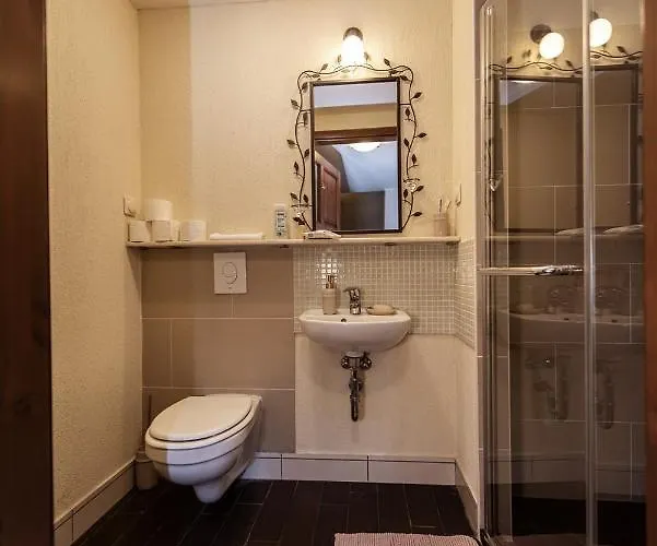 Hilltop Wellness Villa-big Garden, Sauna, Hot Tube Villa *