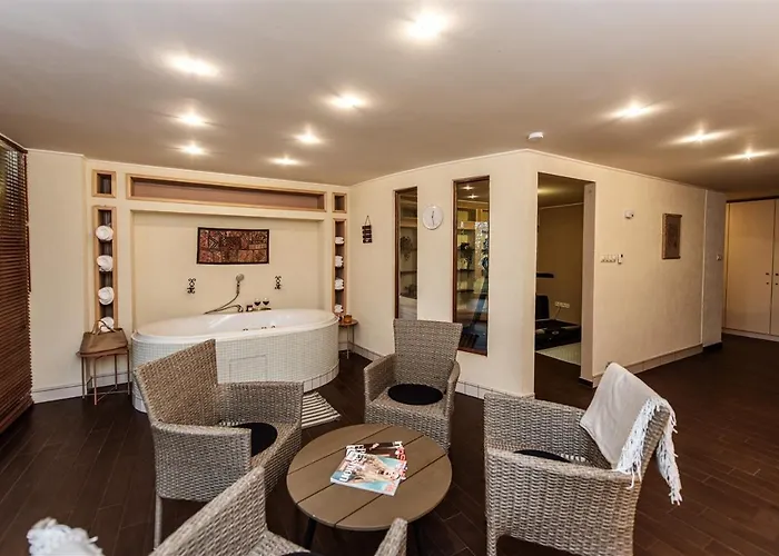 Hilltop Wellness Villa-big Garden, Sauna, Hot Tube