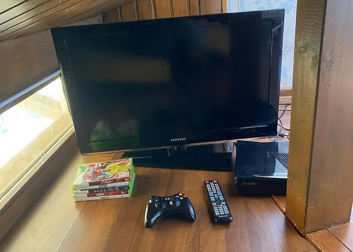 Villa Hilltop Wellness Villa-big Garden, Sauna, Hot Tube