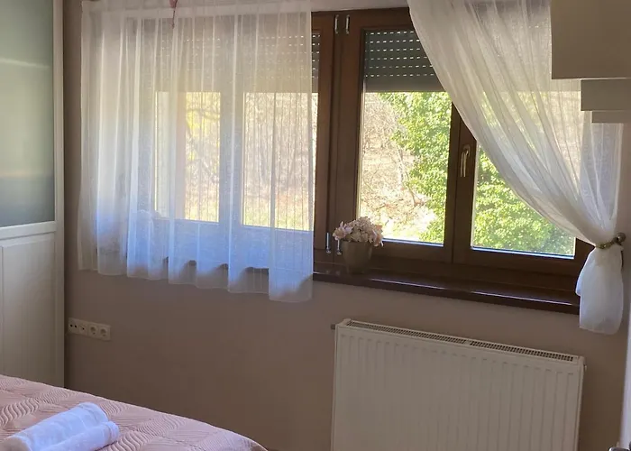 Villa Hilltop Wellness Villa-big Garden, Sauna, Hot Tube *