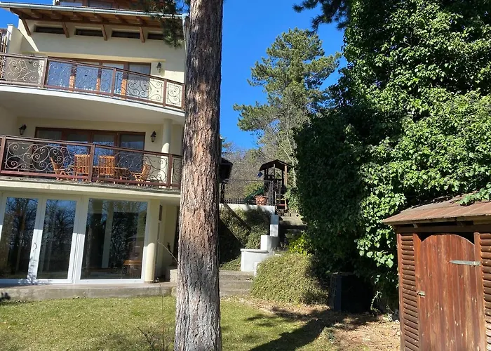 Hilltop Wellness Villa-big Garden, Sauna, Hot Tube